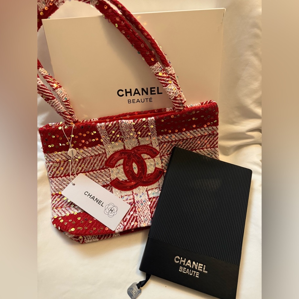 GWP Chanel Beaute Red and White Patterned Tote Bag